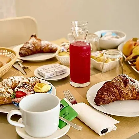 Bed & Breakfast Room45